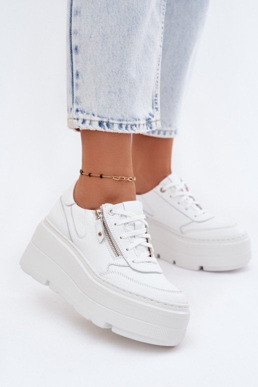 Peau Chaussures modèle baskets Féminin avec une plateforme Zazoo N1084 couleur blanche