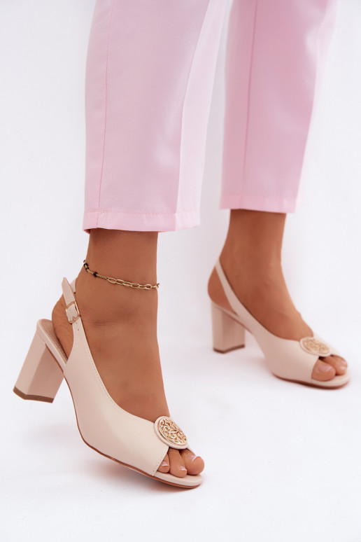 Sandales à talons hauts pour femmes avec détails dorés en sable Lotus