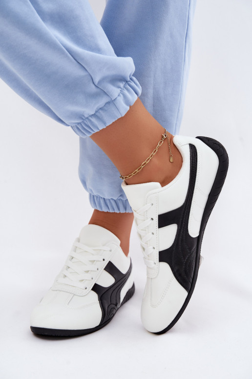 Chaussures modèle baskets Féminin couleur blanche Il fautple