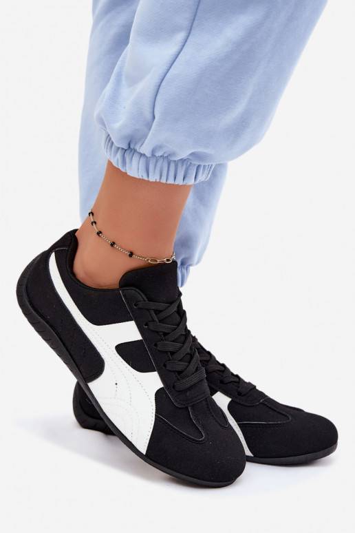 Chaussures modèle baskets Féminin couleur noire Il fautple