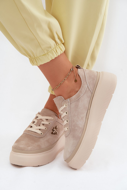 Peau en daim chaussures Féminin avec une plateforme Vinceza 41523 beige