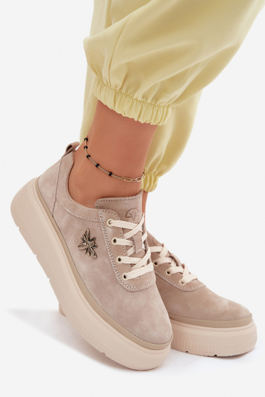 Peau en daim chaussures Féminin avec une plateforme Vinceza 41523 beige