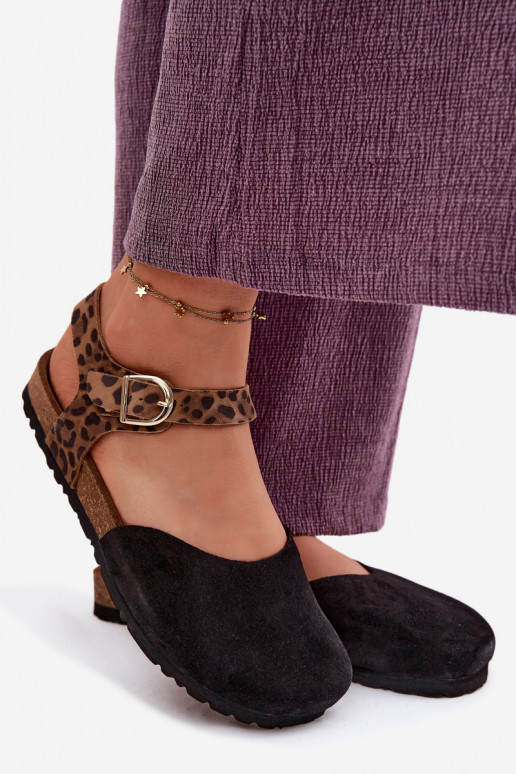 Sandales en cuir suédé pour femmes avec orteils fermés en noir
