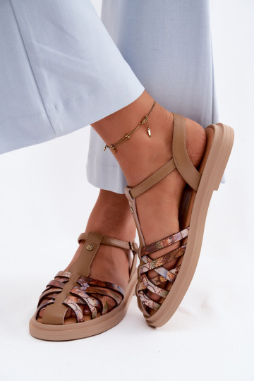 Sandales plates en cuir pour femmes avec brides couleur sable 2