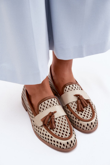 Mocassins en cuir pour femmes avec éléments perforés en couleur brun-sable