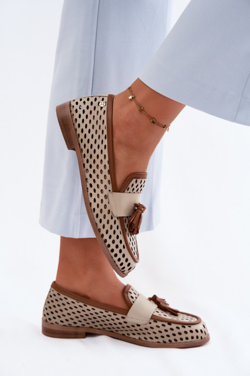 Mocassins en cuir pour femmes avec éléments perforés en couleur brun-sable