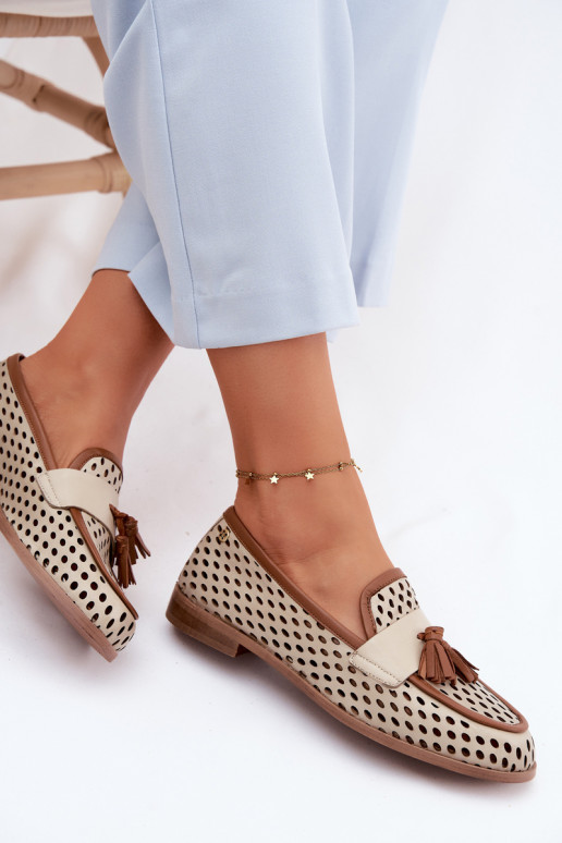 Mocassins en cuir pour femmes avec éléments perforés en couleur brun-sable