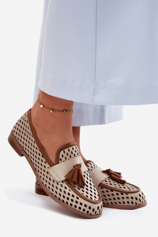 Mocassins en cuir pour femmes avec éléments perforés en couleur brun-sable