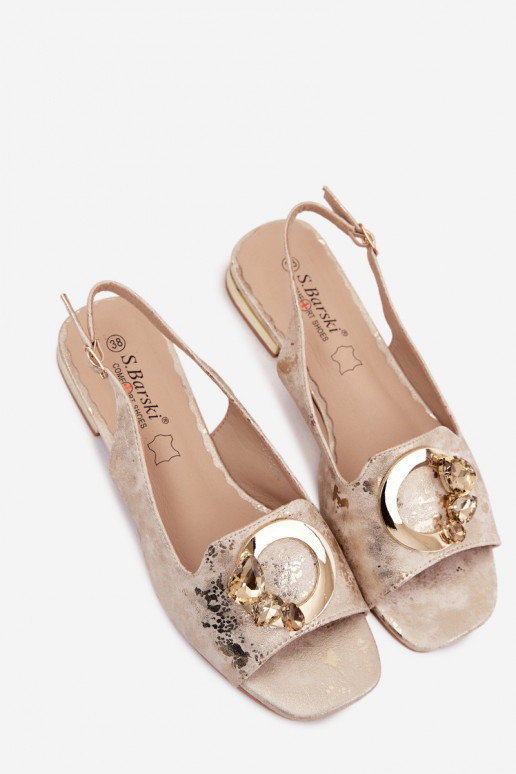 Sandales plates pour femmes avec ornements en couleur or