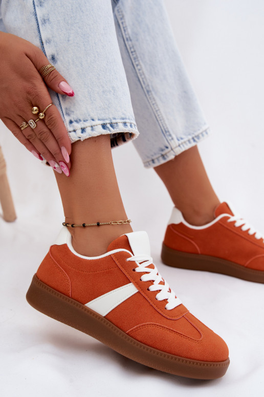 Chaussures modèle baskets FémininImitacji en daimu couleur orange Calira
