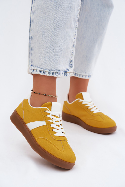 Chaussures modèle baskets FémininImitacji en daimu couleur jaune Calira