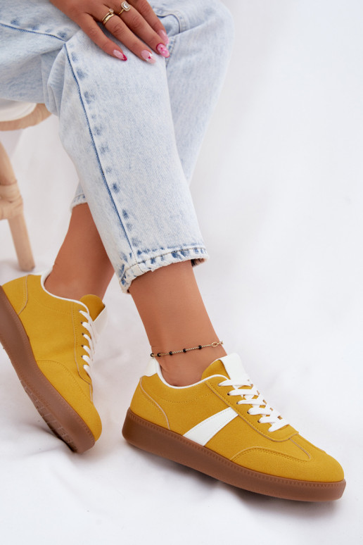 Chaussures modèle baskets FémininImitacji en daimu couleur jaune Calira