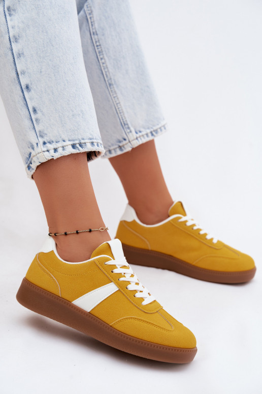 Chaussures modèle baskets FémininImitacji en daimu couleur jaune Calira