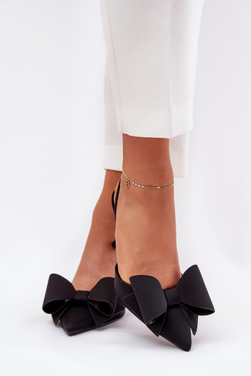 Chaussures à talons hauts noires avec talon ouvert et nœud Eklevia