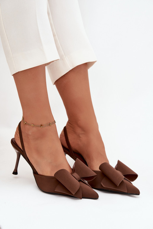 Chaussures à talons hauts marron avec talon ouvert et nœud Eklevia