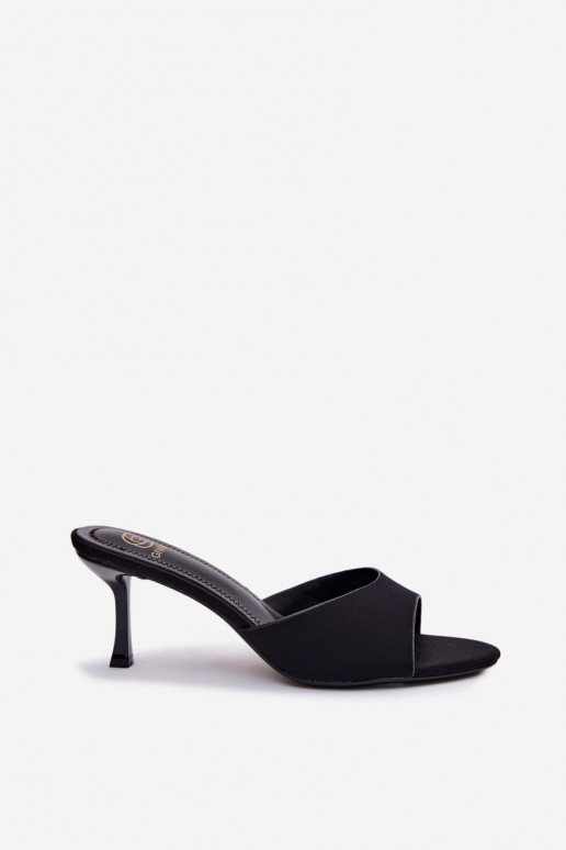 Pantoufles pour femmes avec des talons fins  couleur noire Selmira