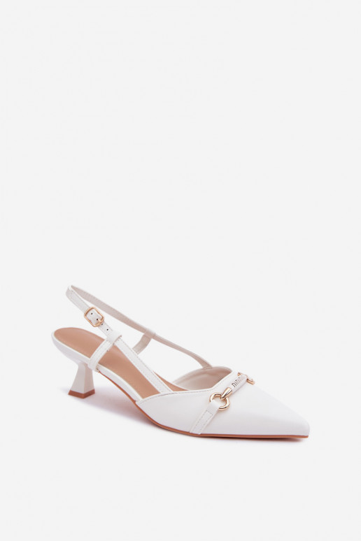 Sandales pour femmes avec des talons Ze Szpiczastymi Noskami couleur blanche Felessa