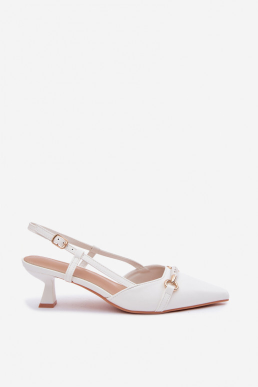 Sandales pour femmes avec des talons Ze Szpiczastymi Noskami couleur blanche Felessa