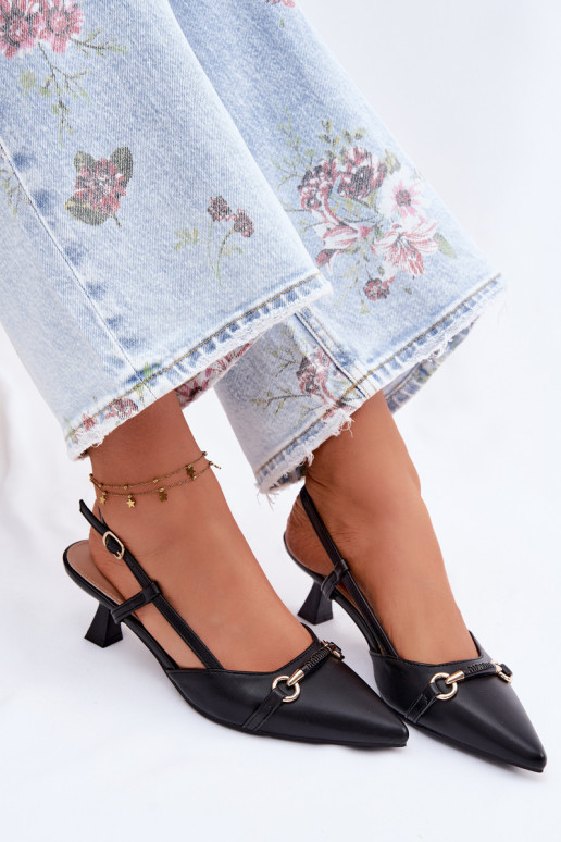 Sandales pour femmes avec des talons Ze Szpiczastymi Noskami couleur noire Felessa