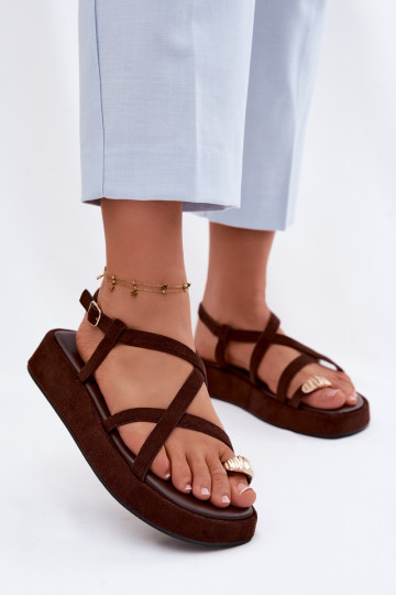 Sandales avec plateforme et détails dorés couleur chocolat Olmira 2