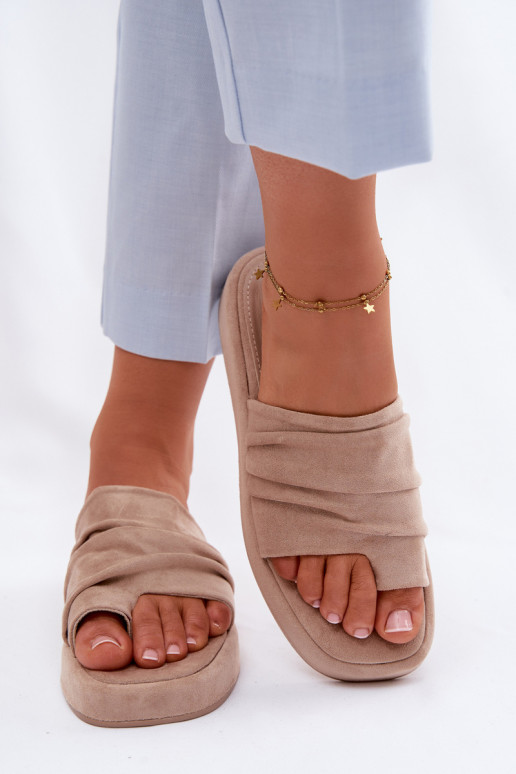 Chaussons pour femmes couleur sable avec volants Gelmira