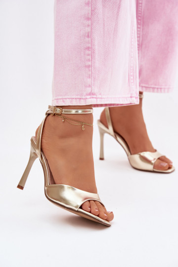 Sandales dorées pour femmes avec talons fins en simili cuir Olissey 2