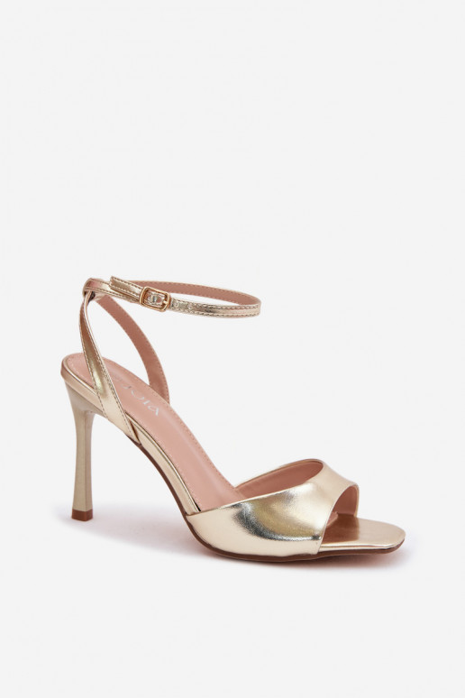 Sandales dorées pour femmes avec talons fins en simili cuir Olissey