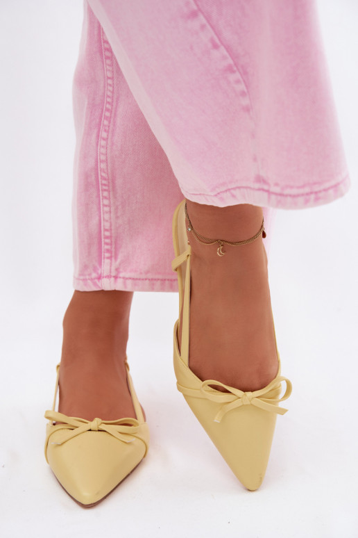 Sandales jaunes pour femmes en simili cuir sur un petit talon Jelmera