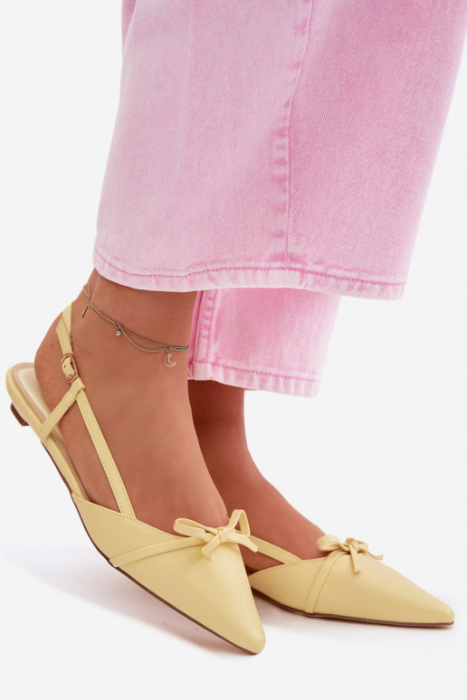 Sandales pour femmesImitacji Skóry Sur un talon bas couleur jaune Jelmera