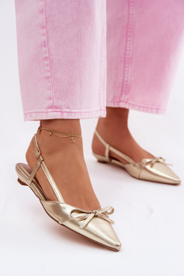 Sandales dorées pour femmes en simili cuir sur un petit talon Jelmera 2