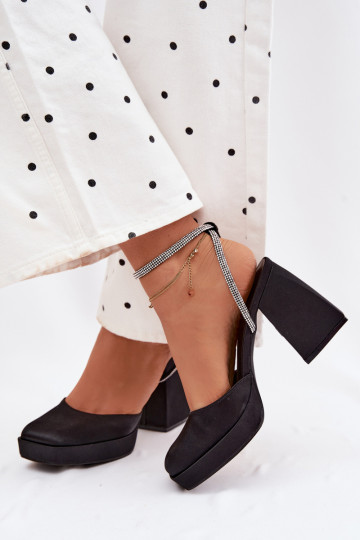 Sandales pour femmes Sur des talons massifs Typu Słupek Pasek avec des yeux qui clignotent couleur noire Seraphina 2