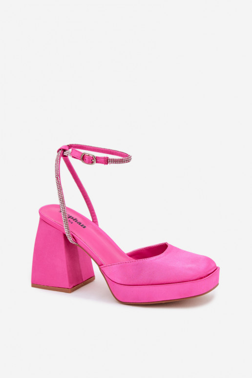 Sandales roses sur des talons épais avec des clous scintillants Seraphina