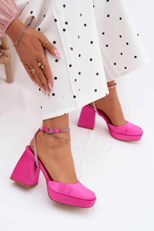Sandales roses sur des talons épais avec des clous scintillants Seraphina