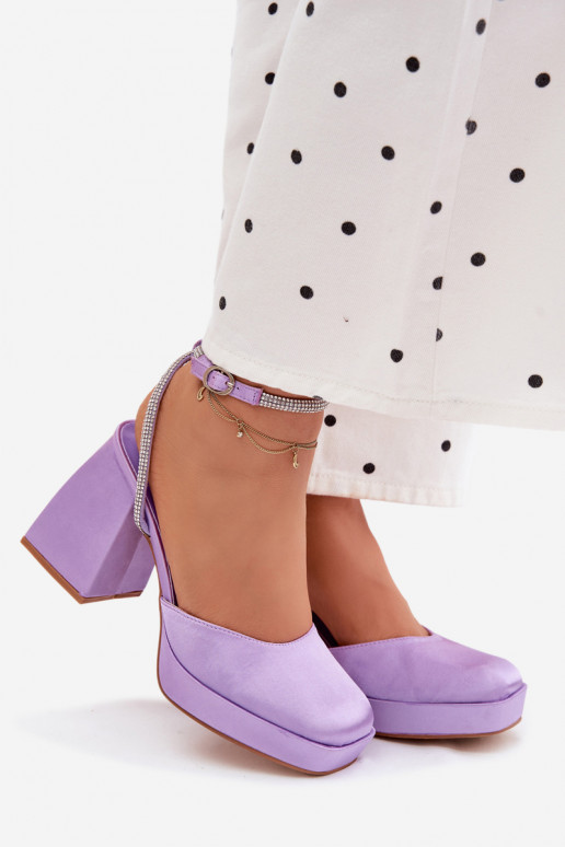 Sandales violettes sur des talons épais avec des clous scintillants Seraphina