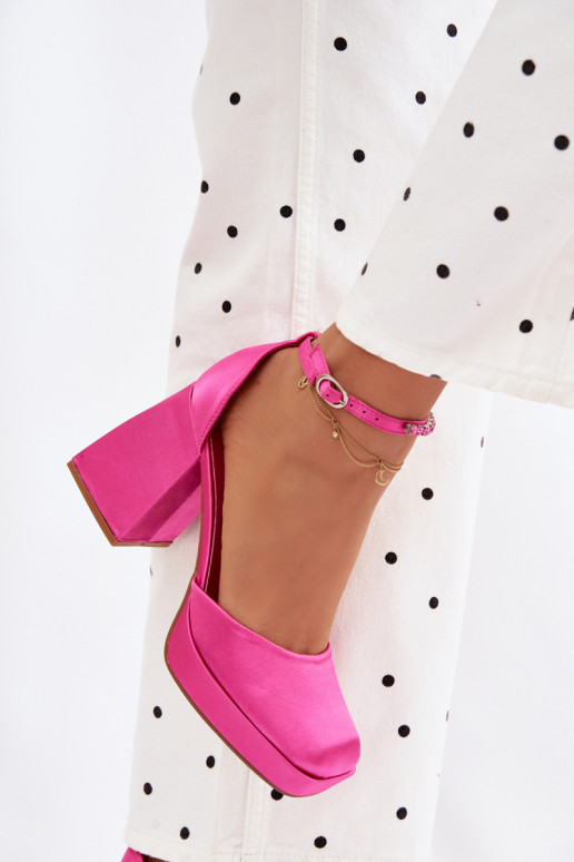 Sandales roses à talons et finition satinée Calistae