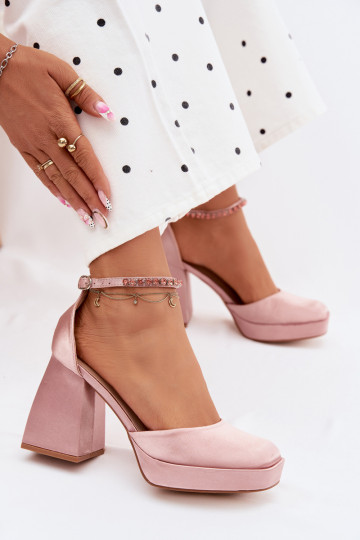 Sandales champagne à talons et finition satinée Calistae