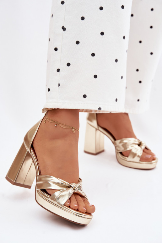 Sandales dorées à talons hauts en cuir synthétique Rosetta