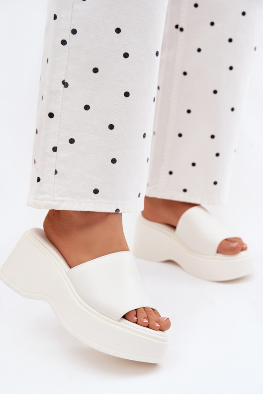 Pantoufles pour femmes avec une plateforme couleur blanche Virelia