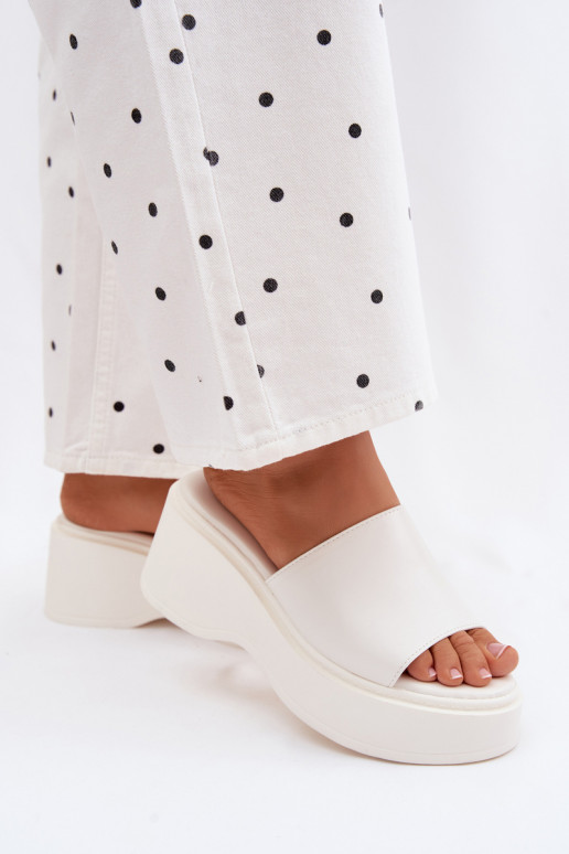 Pantoufles pour femmes avec une plateforme couleur blanche Virelia