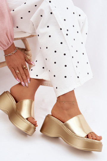 Chaussons dorés à plateforme Virelia
