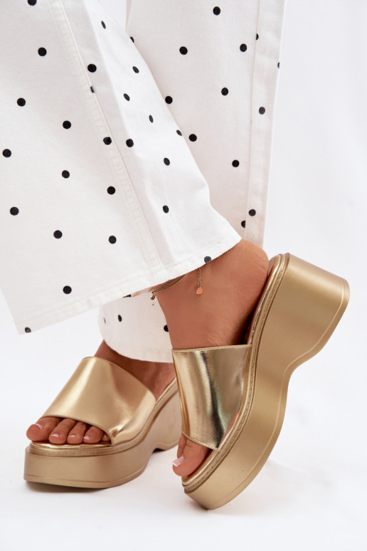 Chaussons dorés à plateforme Virelia