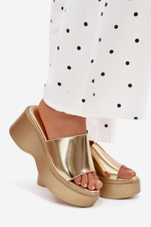 Chaussons dorés à plateforme Virelia