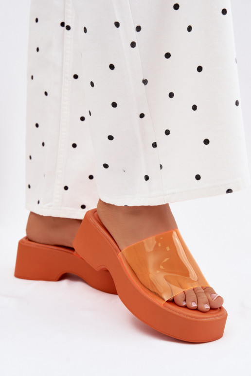 Pantoufles pour femmes avec une plateformeTransparentnym Bandesem couleur orange Selestia