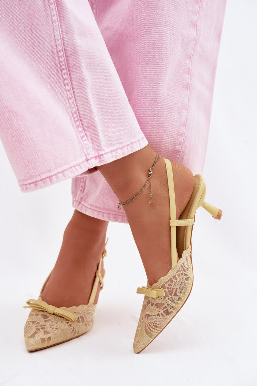 Sandales à lacets Féminin Activé obcasie avec des rubans couleur jaune Il fautribelle