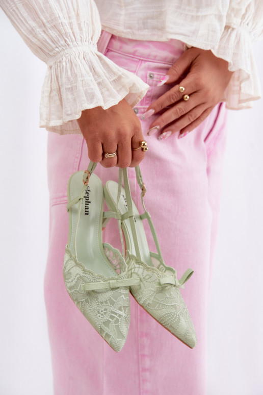 Sandales à lacets Féminin Activé obcasie avec des rubans couleur verte Il fautribelle