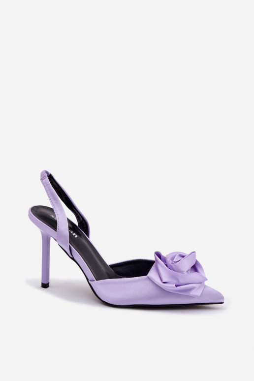 Sandales pour femmes avec des talons finsSatynoÀym DANSykończeniem Couleur violette Irina
