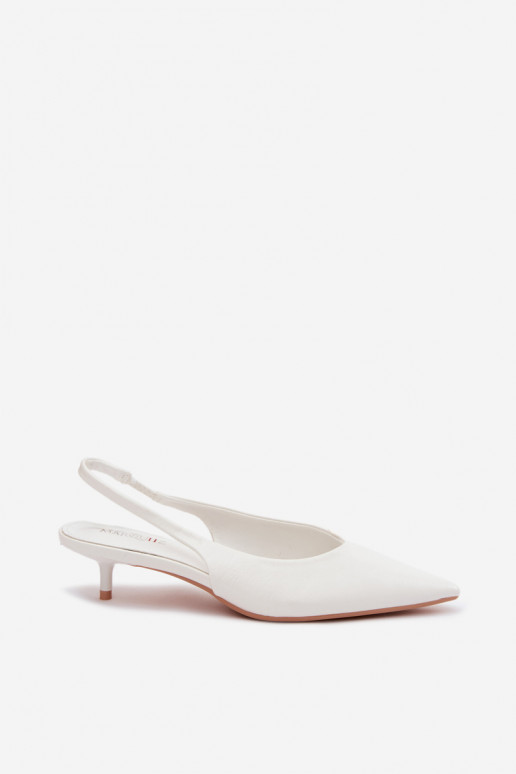 Sandales vernies blanches avec des talons en cuir synthétique Averelle