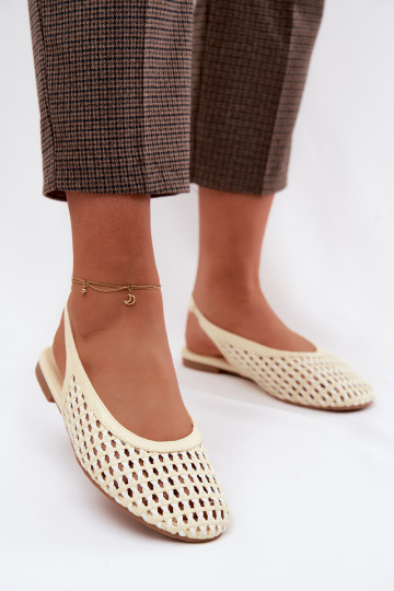 Sandales pour femmes avec des éléments ajourés couleur jaune Selviora 2