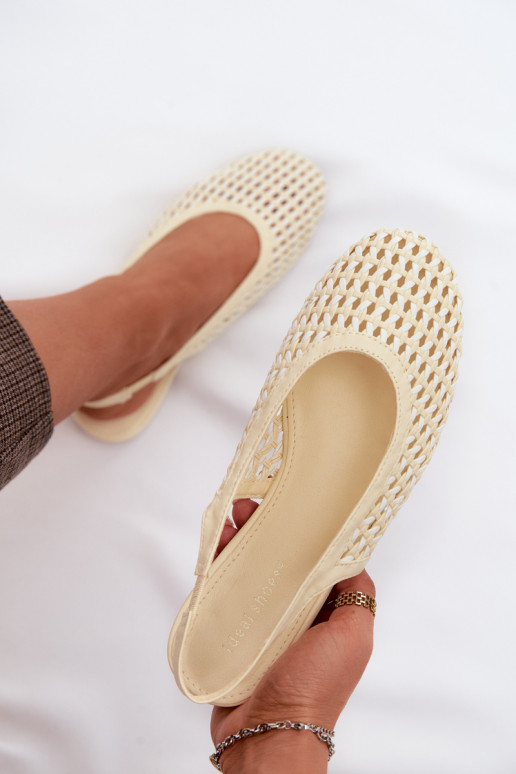 Sandales pour femmes avec des éléments ajourés couleur jaune Selviora