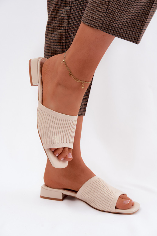 Chaussons en ivoire pour femmes avec de larges talons Belissea